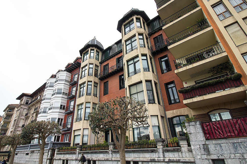 Fachada de viviendas en Portugalete