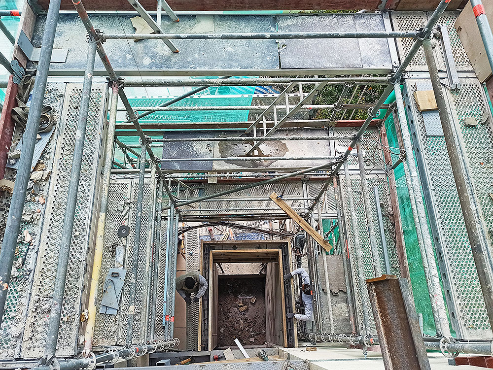 Hueco para la instalación de ascensor en Paseo Altza, Donostia